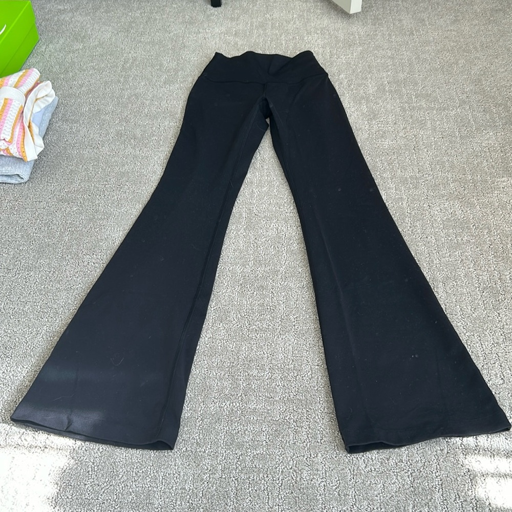 Lululemon Black Yoga Flare Size 4 - Barely Worn